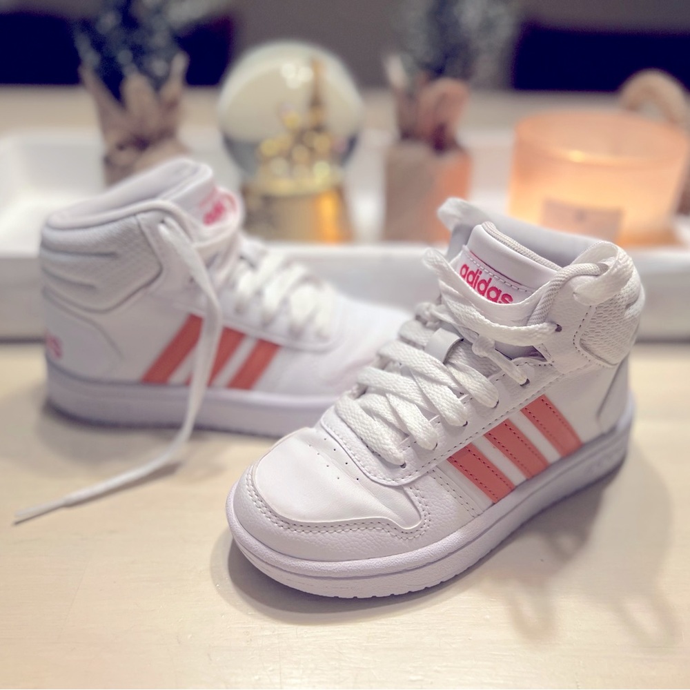 Adidas white pink/coral little kids shoe